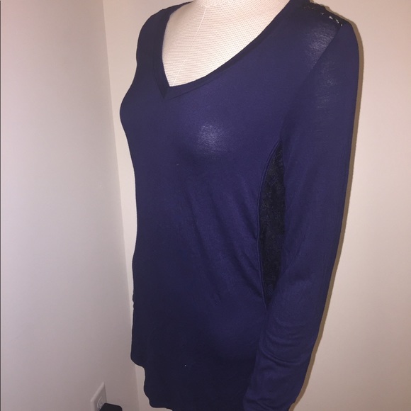 Apt. 9 long sleeve, lace back top - Picture 2 of 2